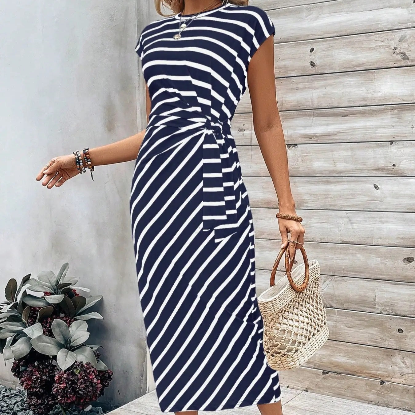 🥳SALE 60% OFF! 🥳💞50K+ SOLD!🌸Women's Knot Bodycon Dress – Leopard print, tummy-flattering knot. Comfy & chic for parties or date nights. Feel gorgeous. ✨🌹